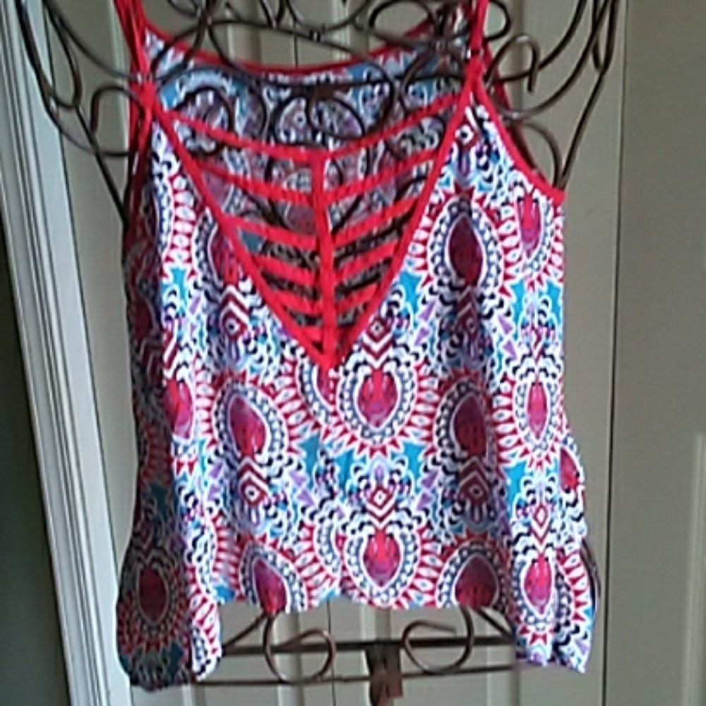 Top - Picture 2 of 4